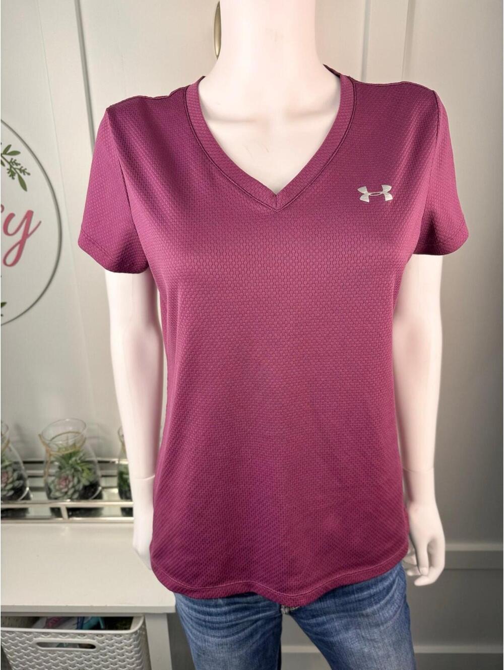 Nice Under Armour Top Size M